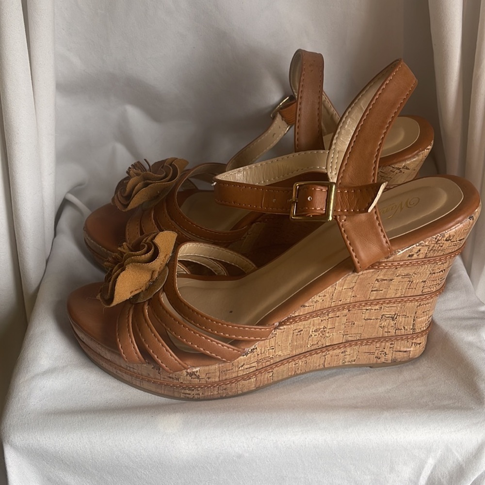 Floral Wedge Espadrilles by Wanted. - Picture 3 of 7
